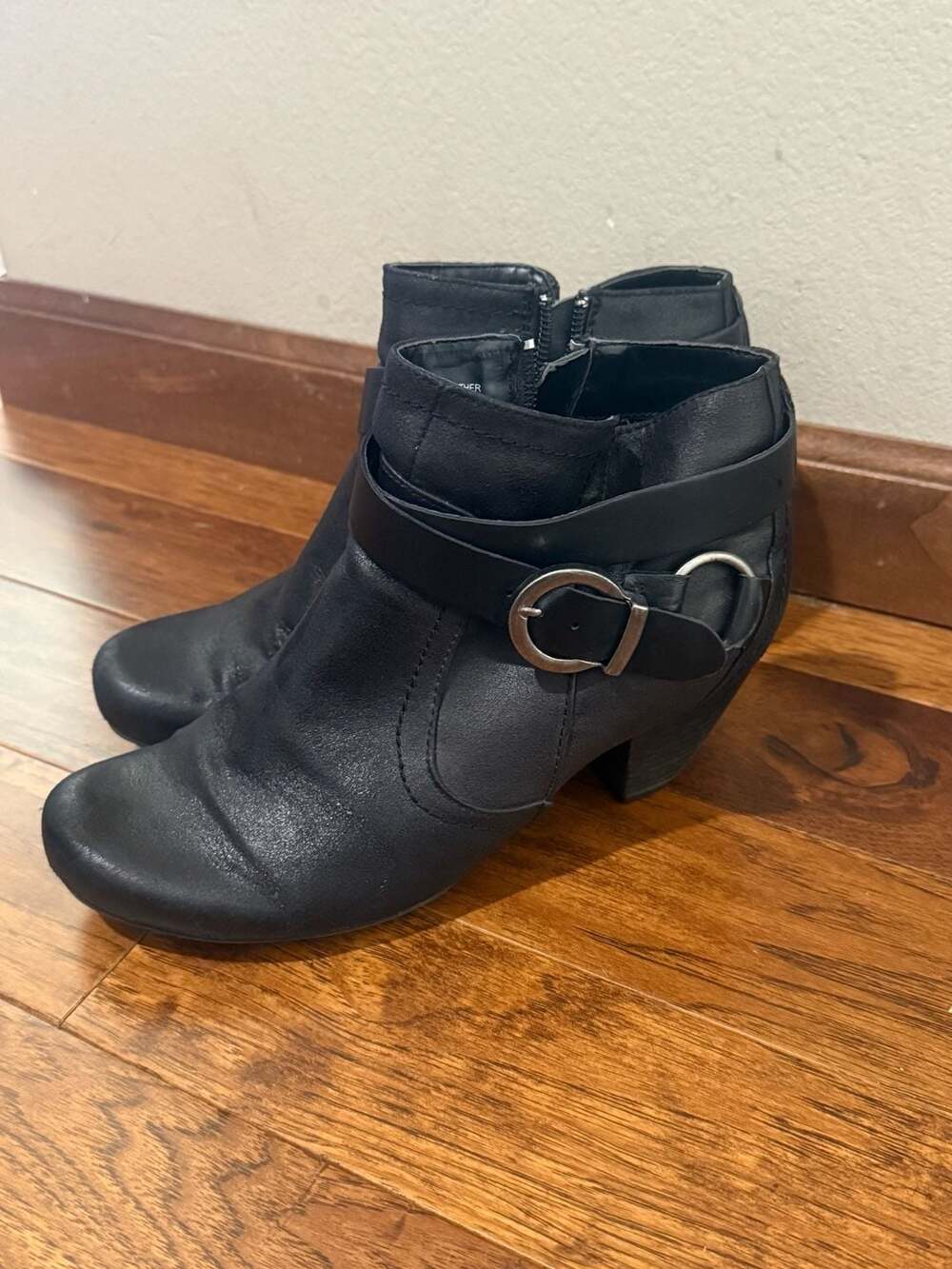 Baretraps Teason Ankle Boots Size 6.5M Black Buckle Strap Booties